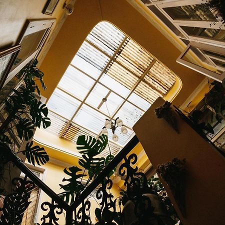 Rock Cliff Home Stay 실롱 외부 사진