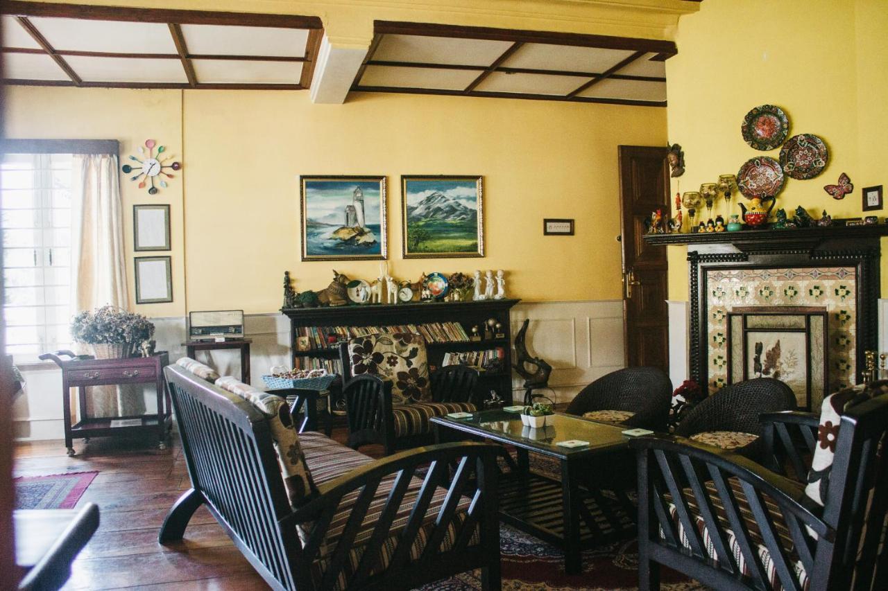 Rock Cliff Home Stay 실롱 외부 사진