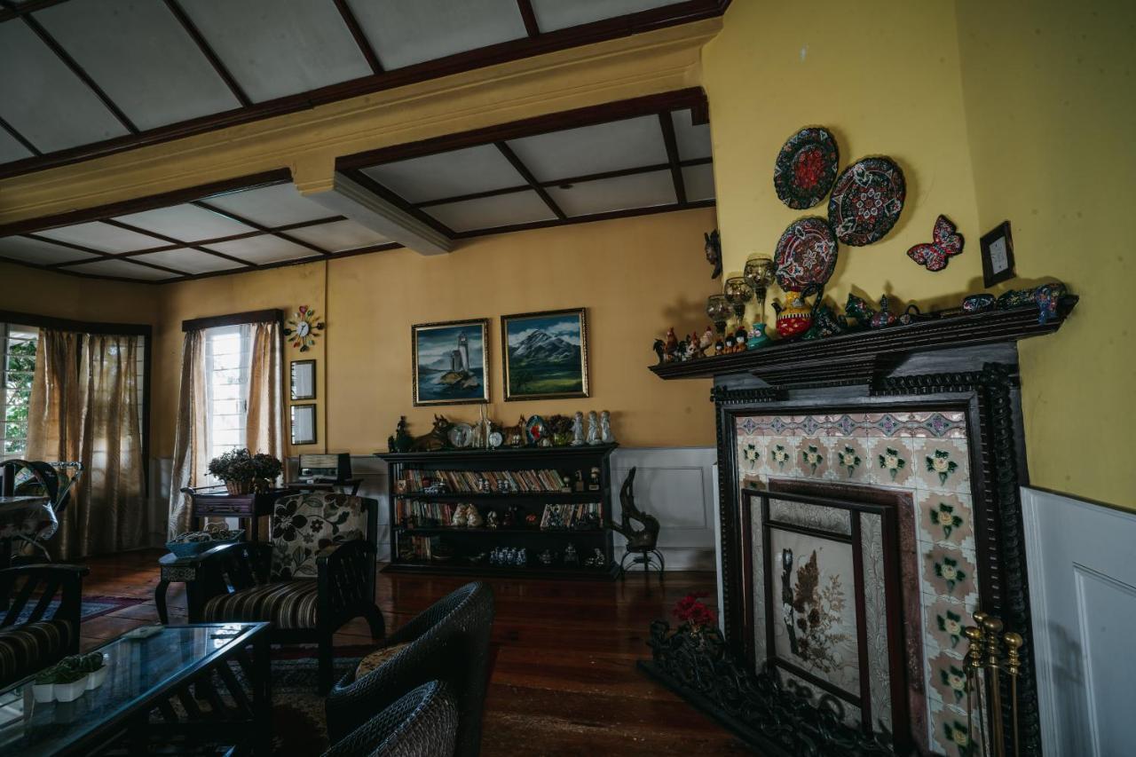 Rock Cliff Home Stay 실롱 외부 사진
