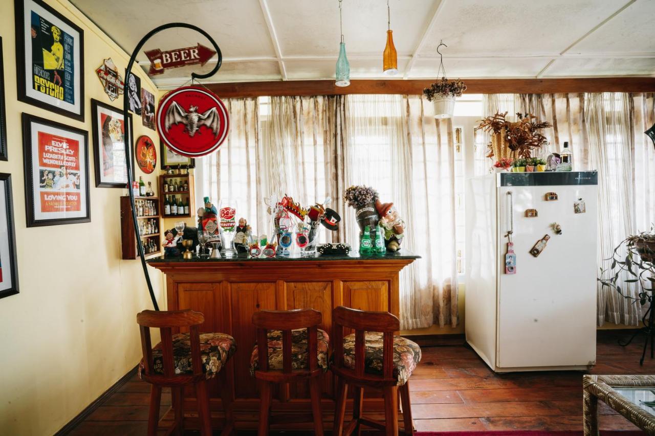 Rock Cliff Home Stay 실롱 외부 사진