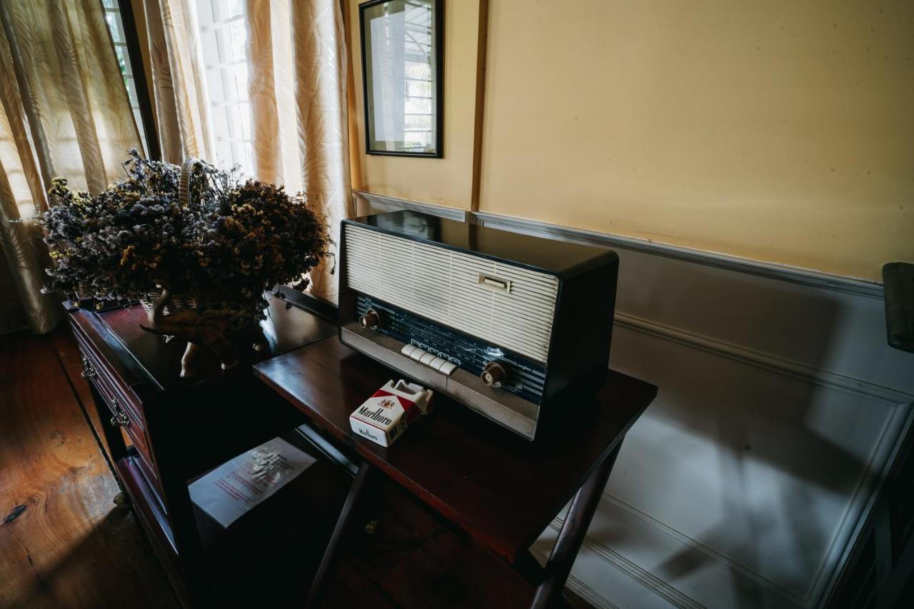Rock Cliff Home Stay 실롱 외부 사진