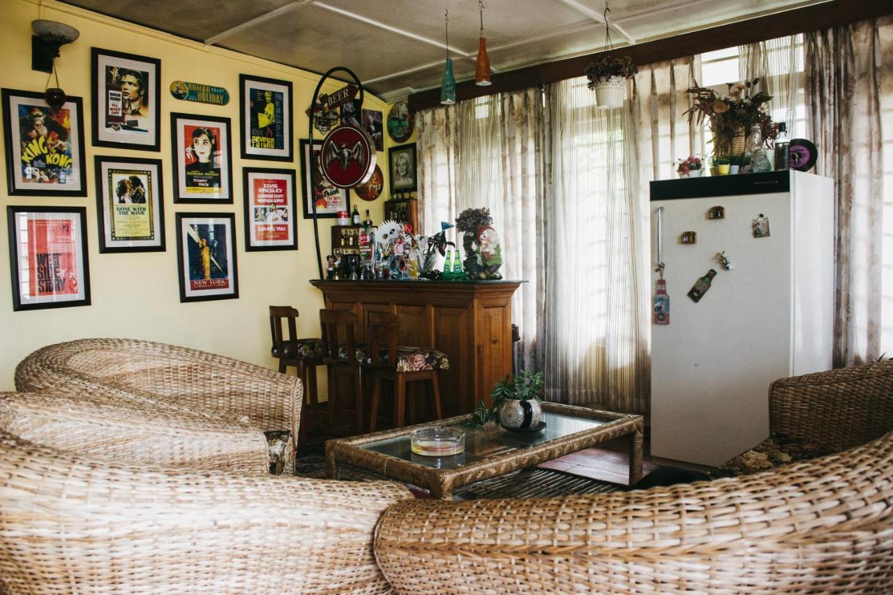 Rock Cliff Home Stay 실롱 외부 사진