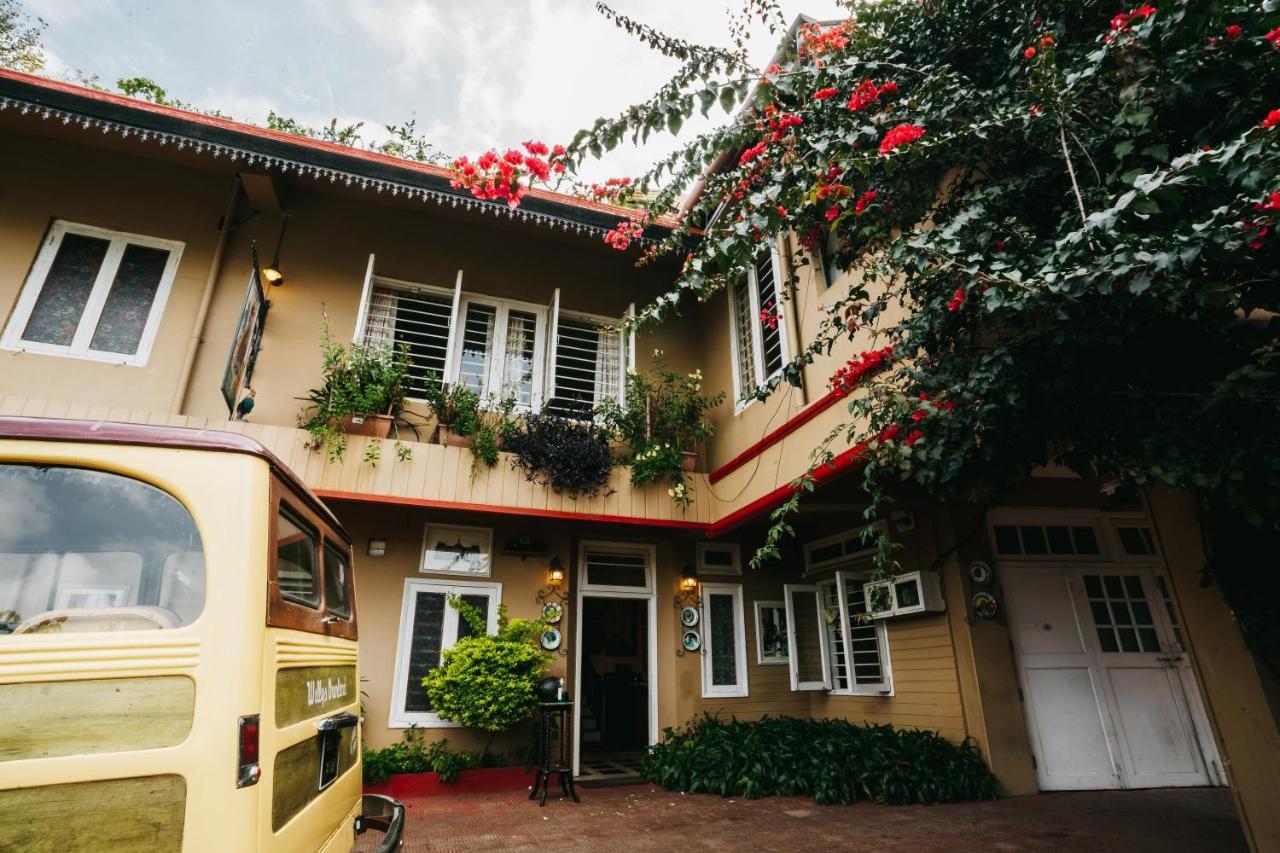 Rock Cliff Home Stay 실롱 외부 사진