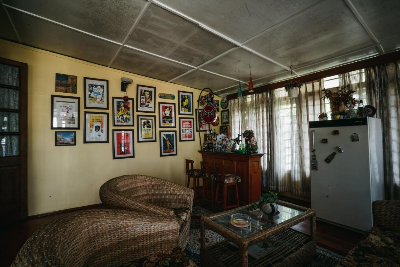Rock Cliff Home Stay 실롱 외부 사진
