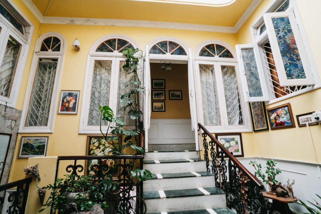 Rock Cliff Home Stay 실롱 외부 사진