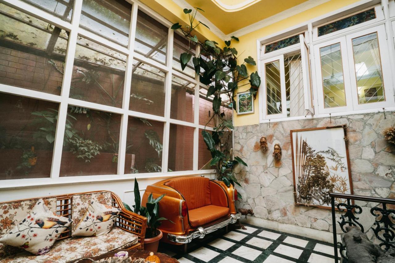 Rock Cliff Home Stay 실롱 외부 사진