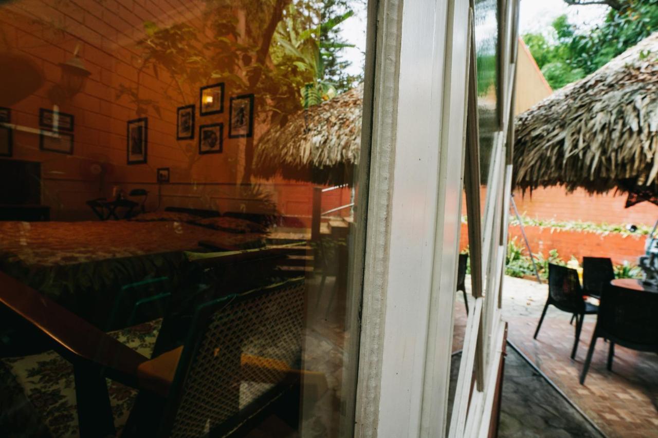 Rock Cliff Home Stay 실롱 외부 사진