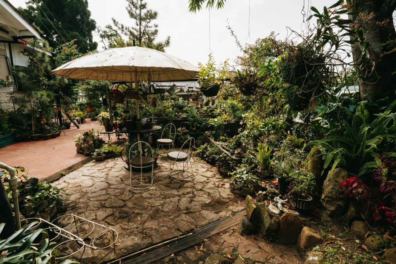 Rock Cliff Home Stay 실롱 외부 사진